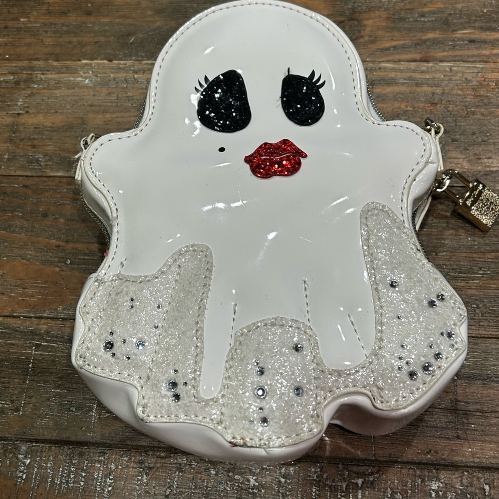 👻👻Betsey Johnson White Ghost Mini Bag👻👻
